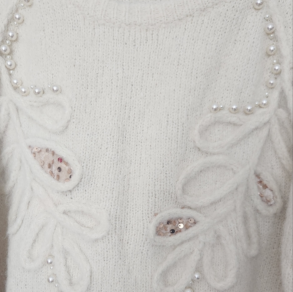 Lizelle Collection Crew Neck Long Sleeve sweater sequin and pearl soft Large - Picture 12 of 16